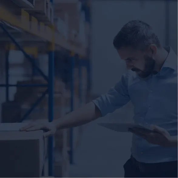 Человек на складе